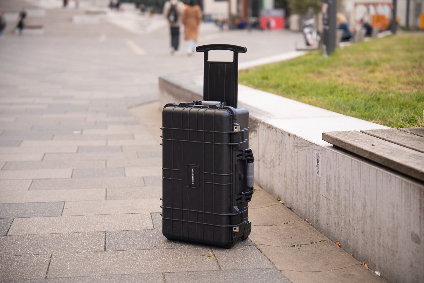 Robuster Rollkoffer der pixbox mit komplettem Video-Equipment